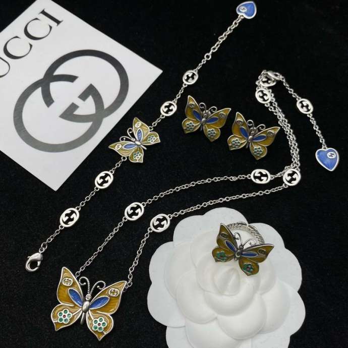 Picture of Gucci Sets _SKUGuccisuits12290410209